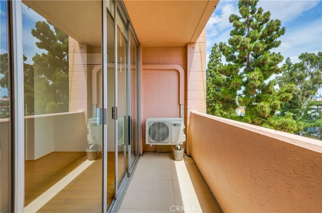 421 S La Fayette Park Place 701, West Los Angeles, California 90057 home-pic-15